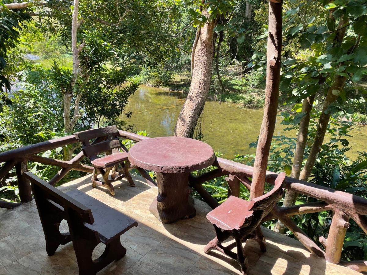 Art'S Riverview Lodge Khao Sok National Park Exterior foto