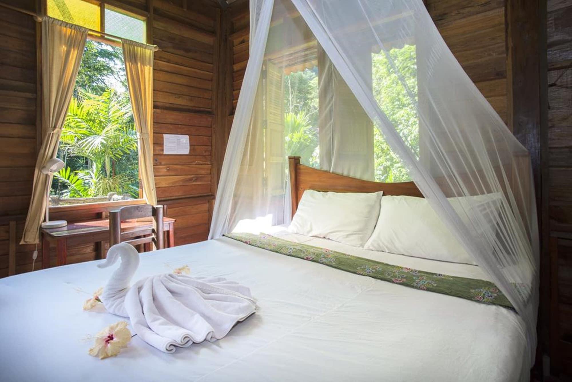 Art'S Riverview Lodge Khao Sok National Park Exterior foto